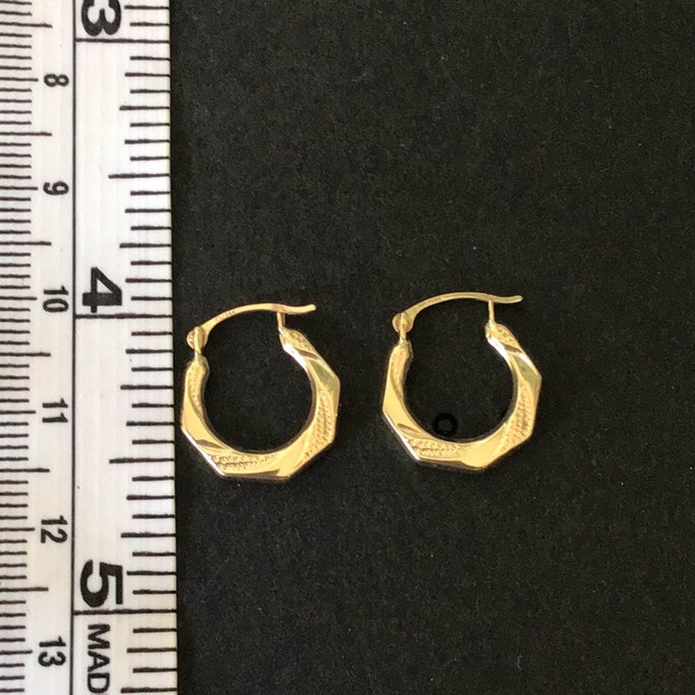 14K Petite Gold Hoop Earrings NWOT - Picture 2 of 5